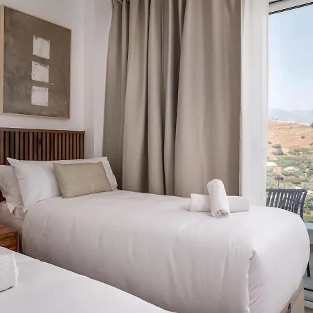 2 Bedrooms Bayview Hills Nerja Appartamento *