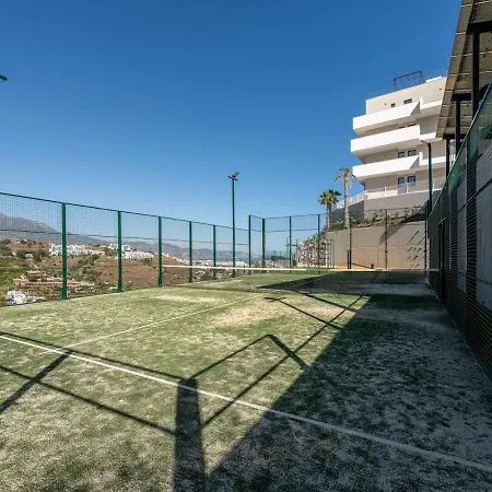 2 Bedrooms Bayview Hills Nerja Appartamento *